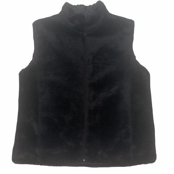 Effeci Jackets & Blazers - Black furry vest Size Small